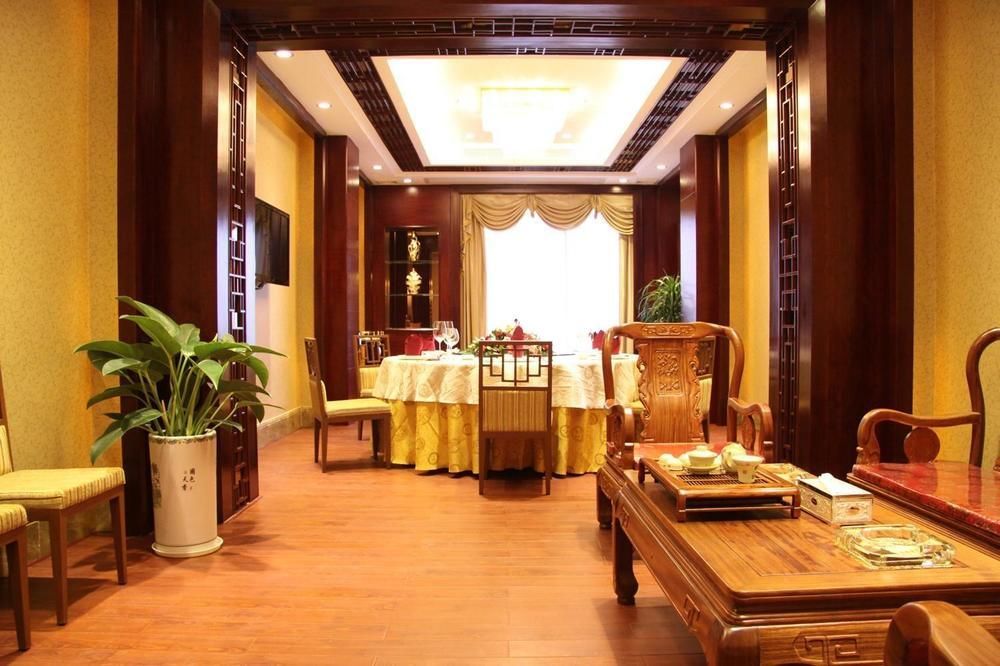 Huizhou Jinhuayue International Hotel Exterior photo